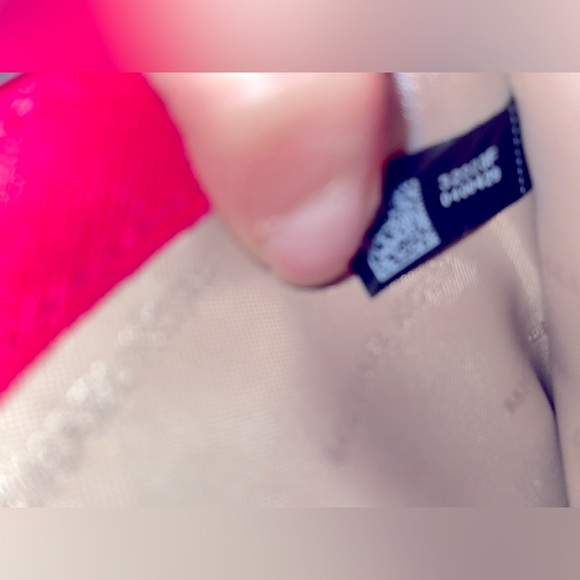 Michael Kors Slim Leather Wallet - Picture 8 of 10